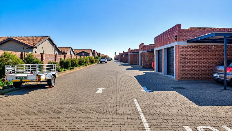 2 Bedroom Property for Sale in Heuwelsig Free State